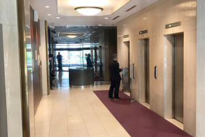 中の橋商店街へ入り直進